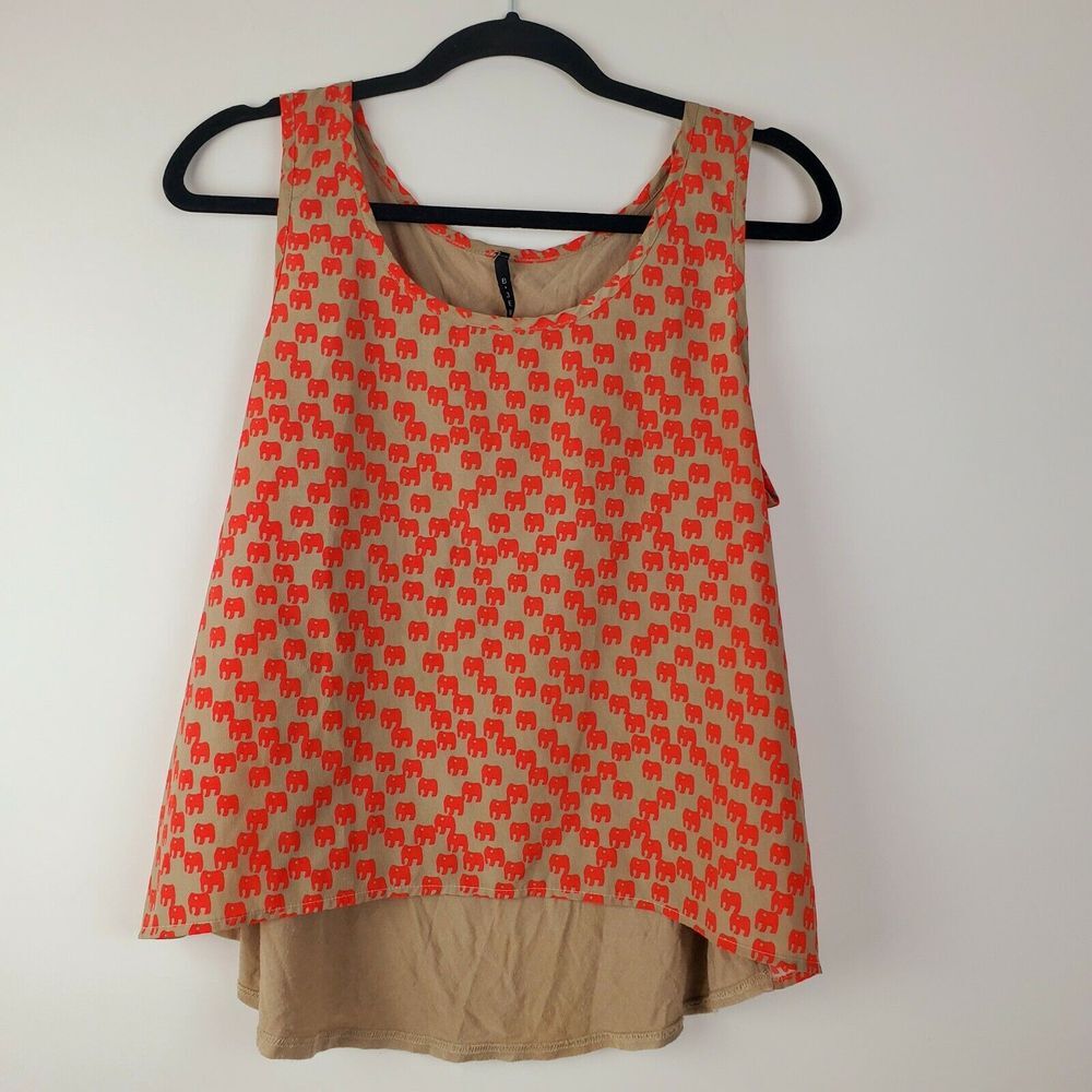 B Jewel Red Elephants Print Women's Tank Top Size Medium High Low GUC